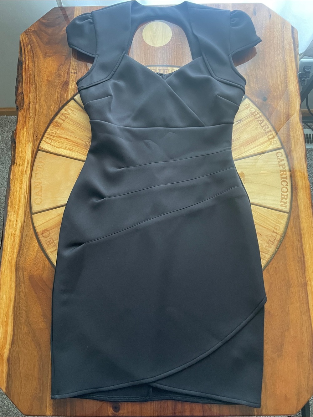 GUESS Black Cocktail Dress Short Cap Sleeve Sweetheart Neckline
